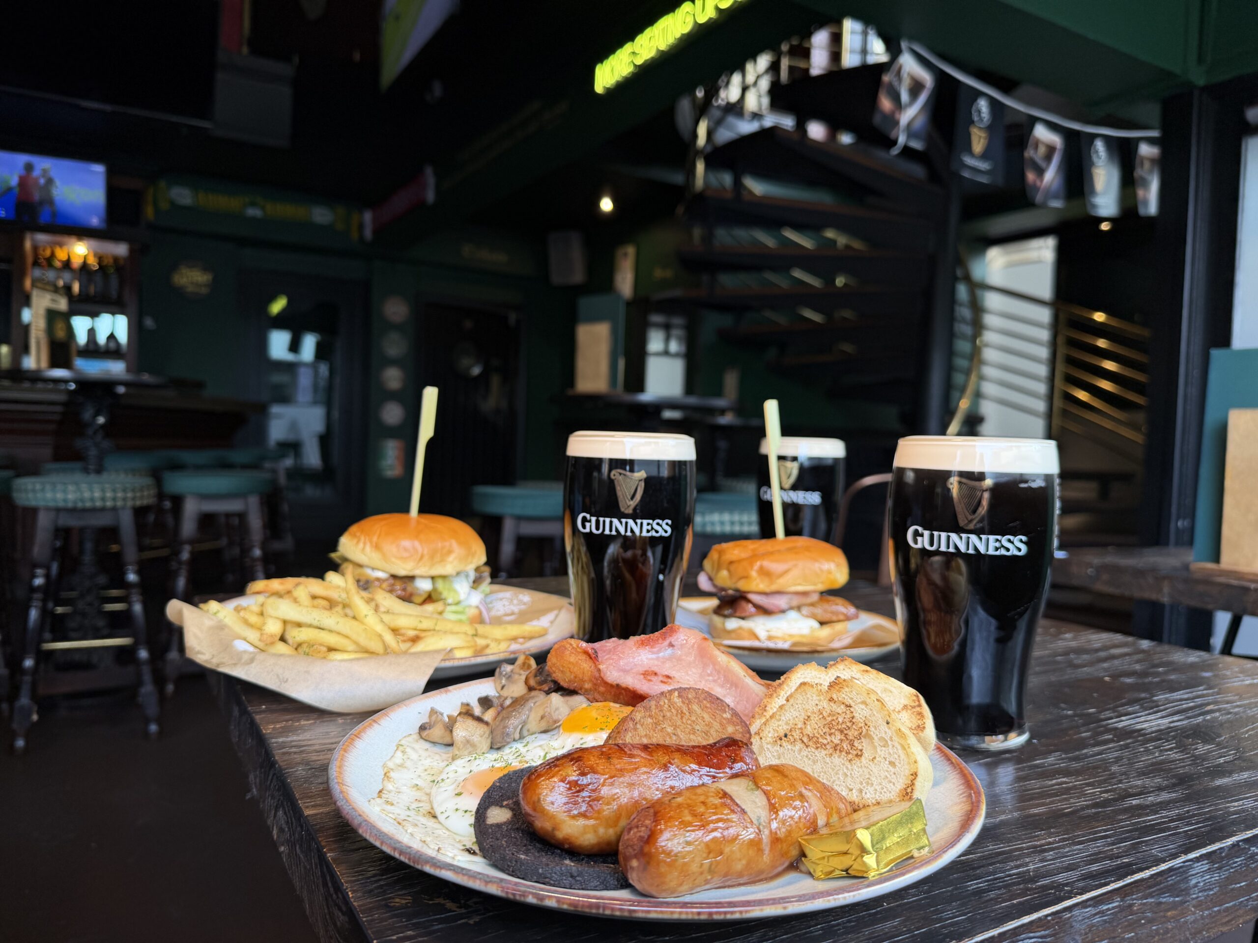Iconic Irish Bar O’Malleys Introduces After-Dark Breakfast Menu for Night Owls